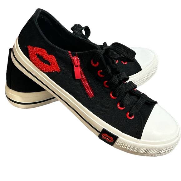 Shelaidon Lace Up Red Lips Zipper On The Side Shoes Size 39 (8) - Picture 1 of 7